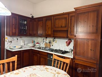 Cucina completa in legno massello