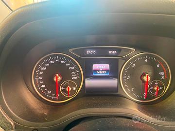 Mercedes B