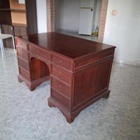 elegante scrivania ministeriale 