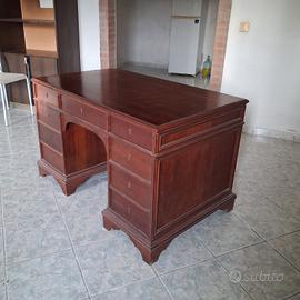 elegante scrivania ministeriale 