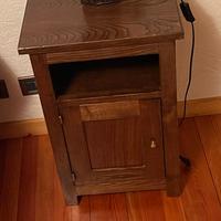Comodino in legno