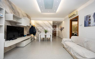 3 LOCALI RISTRUTTURATO PALAZZINA RECENTE - MM2 GOR