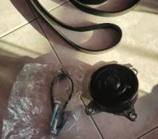 Kit pompa acqua + cinghia servizi per c1, 107 aygo