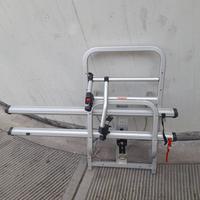 Portabici posteriore per fuoristrada.