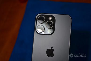 Iphone 15 pro max  256gb senza una riga