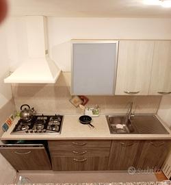 cucina componibile con elettrodomestici 