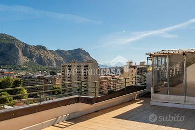 Attico panoramico con terrazzo di 250 mq