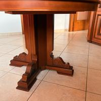 Tavolo rotondo in legno