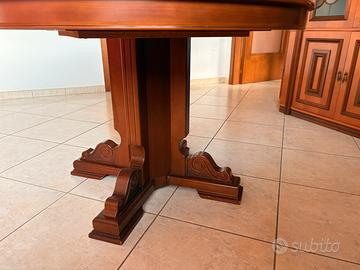 Tavolo rotondo in legno