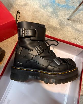 Dr. Martens-STIVALI PLATFORM DI PELLE JADON STRAP