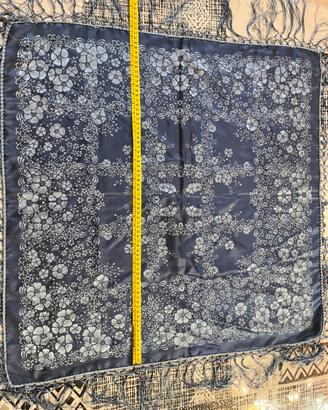 Scialle con frange in seta