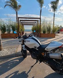 ducati Monster 696