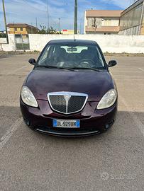 Lancia y 1.2 benzina bicolore