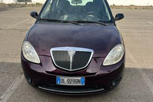 Lancia y 1.2 benzina bicolore