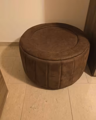 Pouff in alcantara marrone