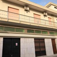 Locale ristrutturato uso negoz/deposito/laboratori