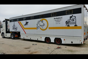 Semirimorchio trasporto cavalli
