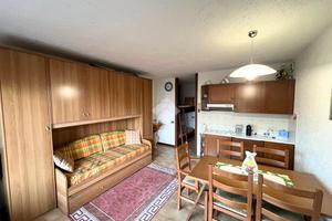 MONOLOCALE A ARTOGNE