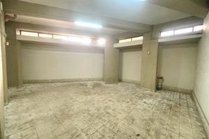 Ampio locale garage mq. 54 zona Barriera