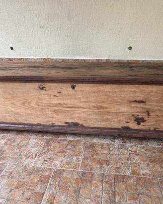 Cassone antico in legno di quercia