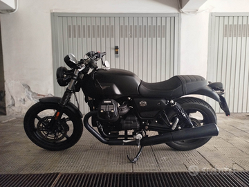 Moto Guzzi V7 Stone