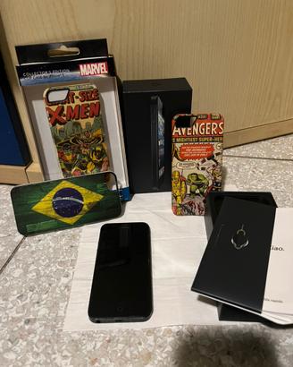 iPhone 5 16 GB + Cover Marvel/Brasile