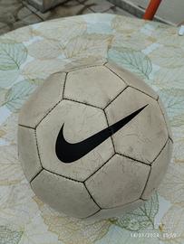 Pallone vitage usato Nike 