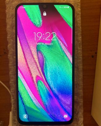 Samsung Galaxy A40 64GB Dual Sim Corallo OLED