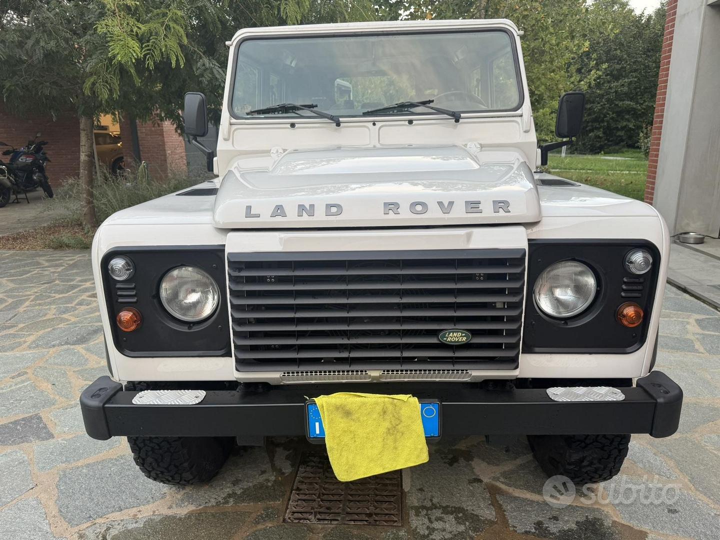 Land Rover Defender 2008 photo 4