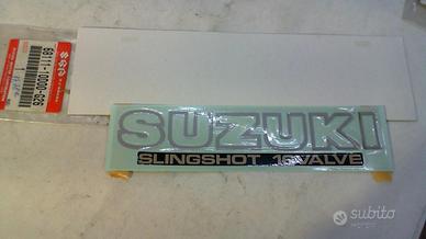 EMBLEMA SERBATOIO BANDIT 400 SUZUKI 68111-10D00-G2