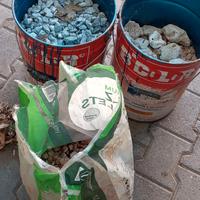 sassi colorati più argilla 