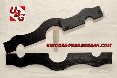 Gogna bondage bdsm in legno nera sagomata