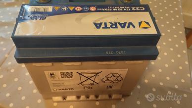 Batteria per auto nuova 