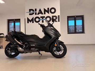 Yamaha T Max 560