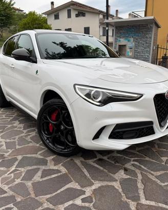 Alfa Romeo Stelvio 2.9 Bi-Turbo V6 510 CV AT8 Quad