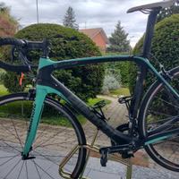 Bici Bianchi Oltre XR3 in carbonio