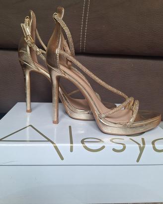 Scarpe col tacco oro, 38
