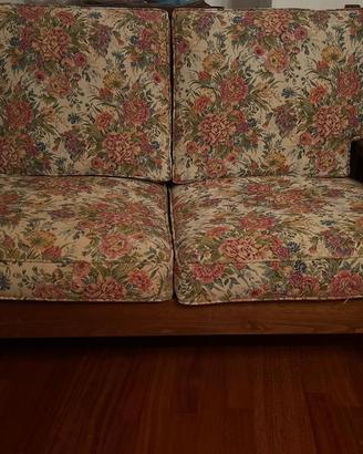 Divano con struttura in LEGNO