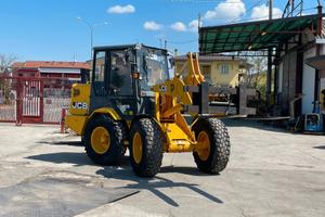 P38 Pala gommata JCB 406 targata