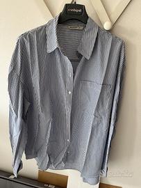Camicia a righe bianche e blu Stradivarius