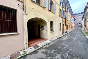 MONOLOCALE A GUASTALLA