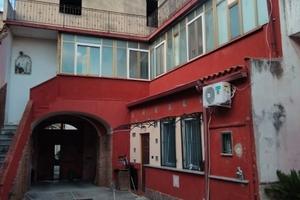 Semindipendente su due livelli