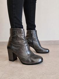 Stivaletti con tacco metallizzati 