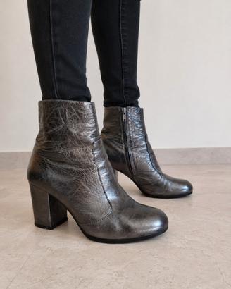 Stivaletti con tacco metallizzati 