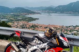 Aprilia tuono 1100 factory