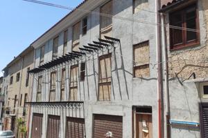 Appartamenti e garage a Valledolmo