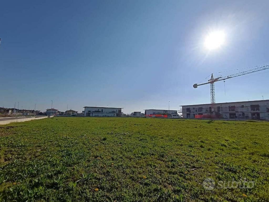 Terreno di 689 m² a Calcinate - Vista 5