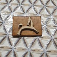 spilla in legno vintage 