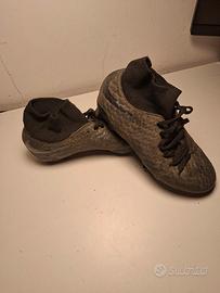 Scarpe da calcio Nike N.33 in buone condizioni 