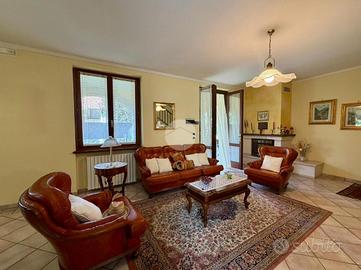 VILLA SINGOLA A BORGO SAN GIACOMO